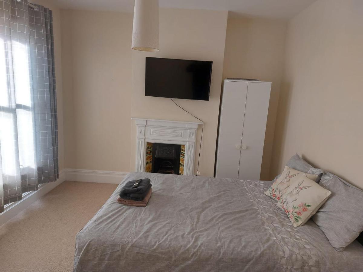 Rooms In A Victorian Comfortable 4-Bedroom House In Milton Keynes Rooms Not En-Suites Wolverton  Екстер'єр фото